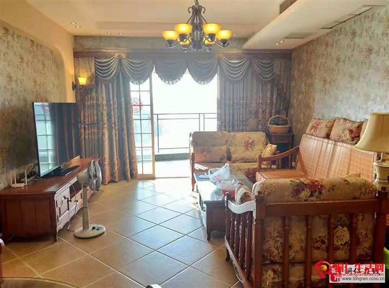 3室2廳1衛700元/月