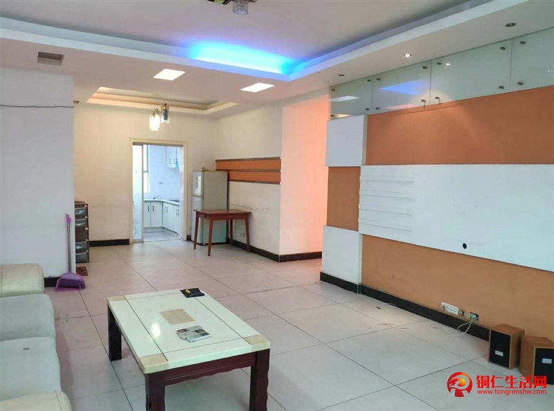 工行小區3室 2廳 1衛1500元/月