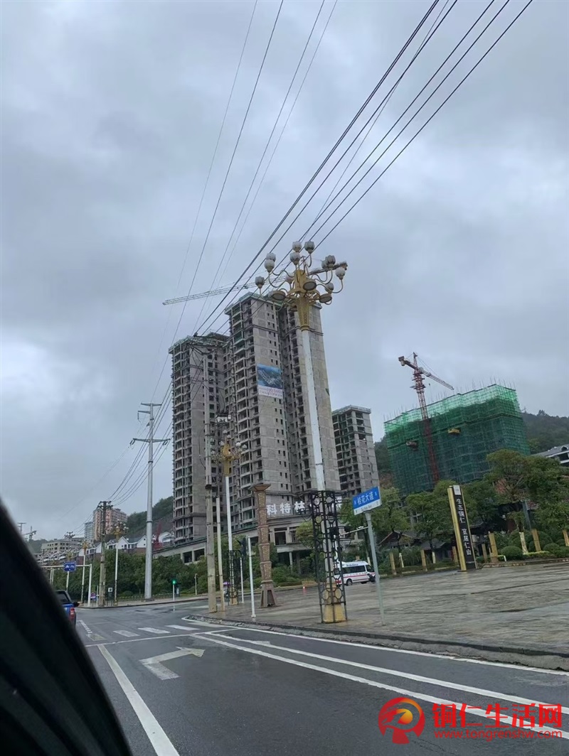 好消息,仁山門口住房特價優惠出售!!